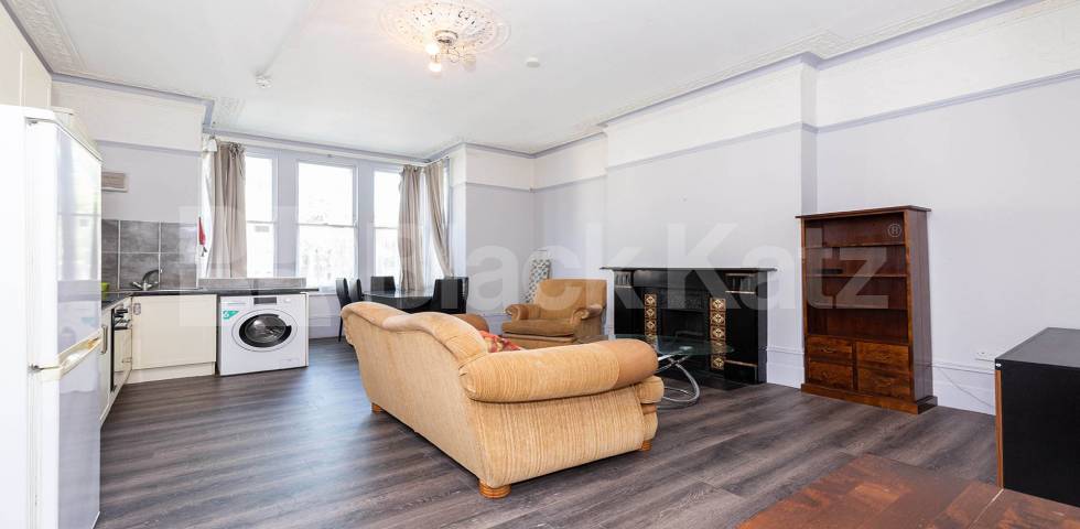 Spacious one bedroom set in a period conversion  Mercers Road, Tufnell Park